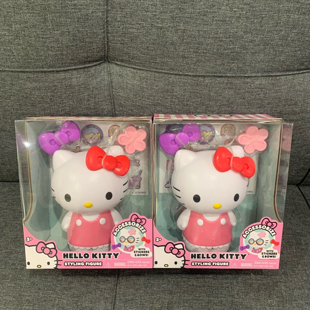 Hello kitty styling figure